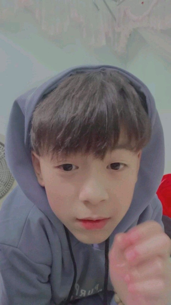 Một chiếc ảnh trai đẹp k10 khiến ai cũng mỉm cười bởi nét trong sáng