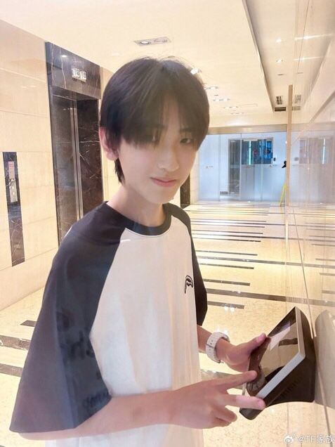 Ảnh trai đẹp k10 để lại ấn tượng sâu sắc nhờ vẻ ngây ngô dễ thương