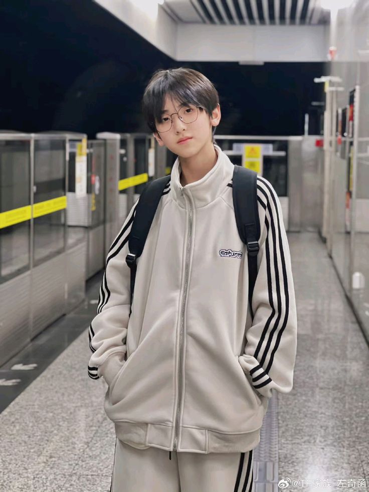 Một chiếc ảnh trai đẹp k10 tự nhiên vẫn đủ để gây ấn tượng mạnh