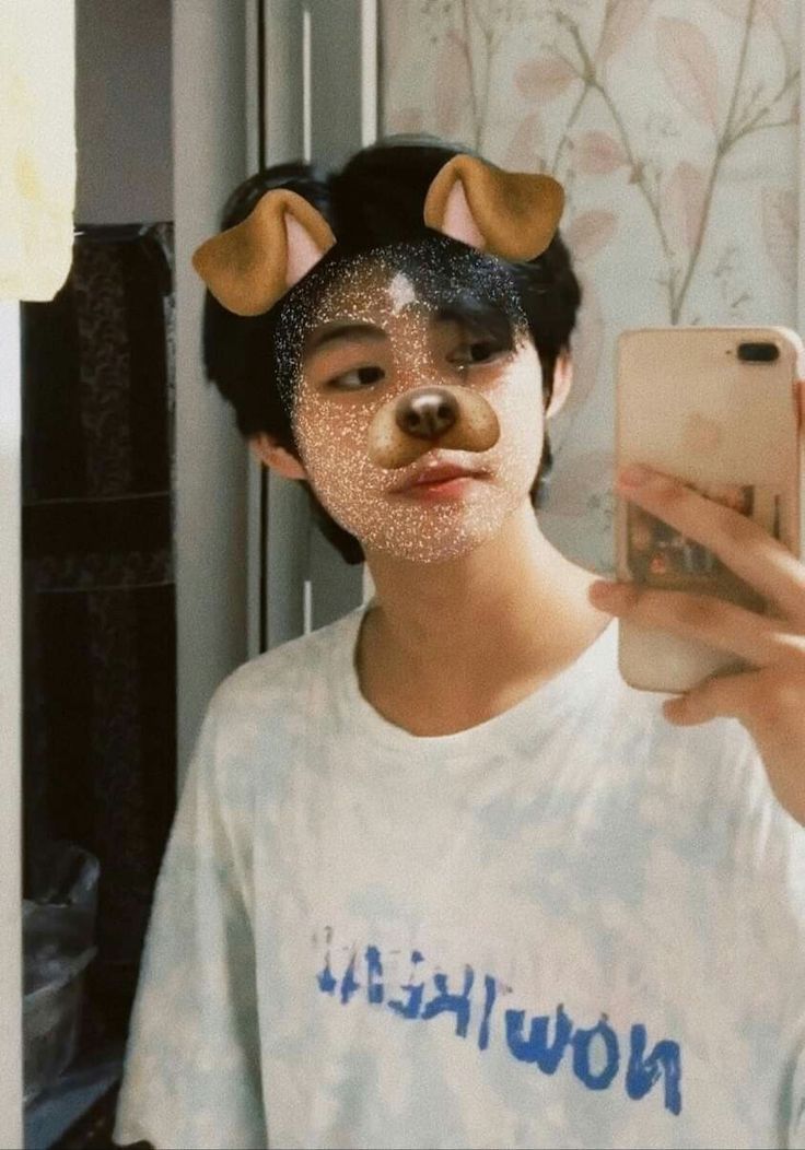 Ảnh trai k10 chụp trước gương