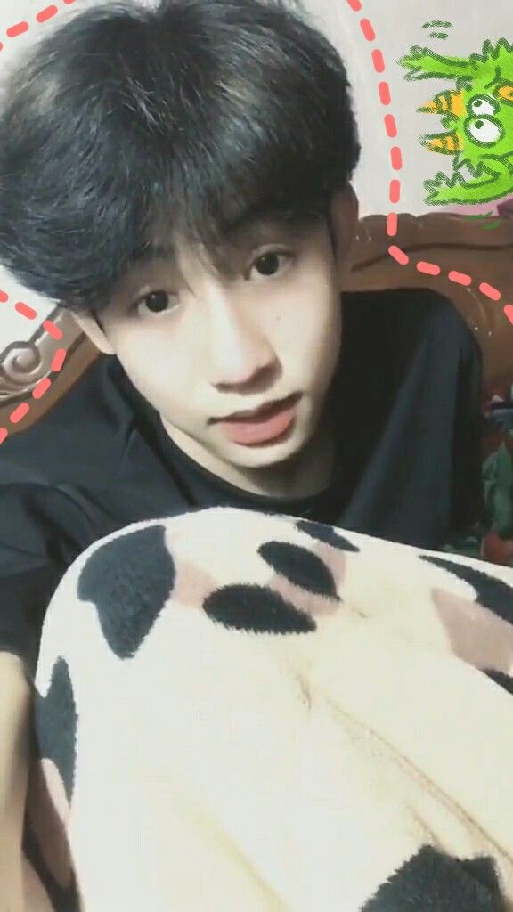 Ảnh trai 2k10 chụp trước gương cực chất đang được chia sẻ khắp nơi