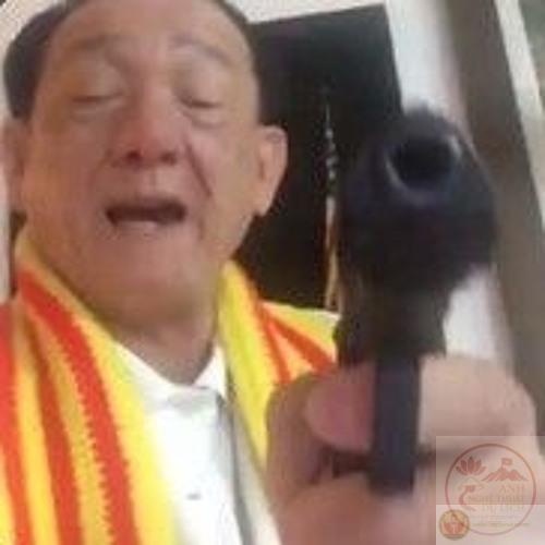 Trần Dần súng meme