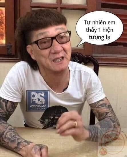 Tư thế bình thường nhưng caption lầy lội đã biến nó thành meme nổi bật