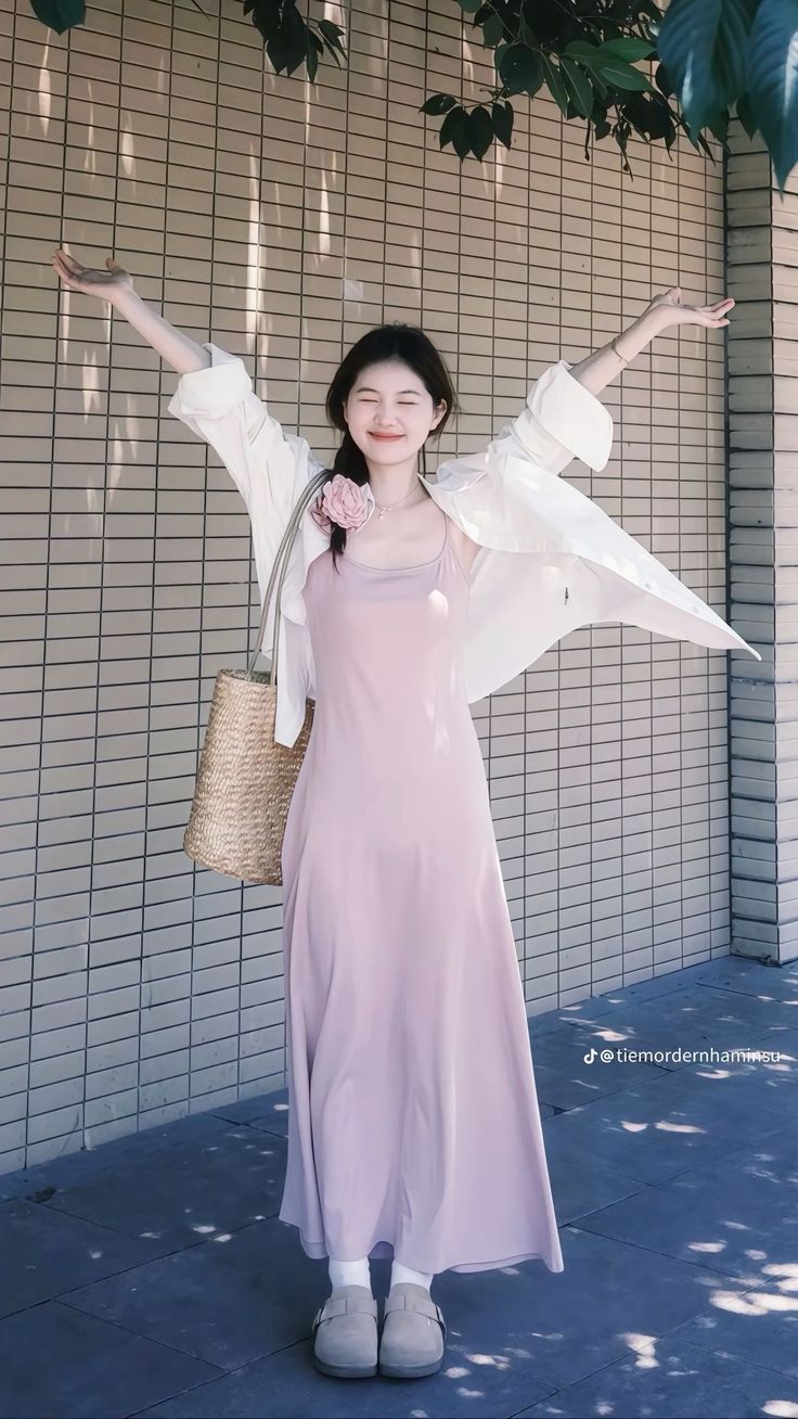 Cách tạo dáng tôn dáng khi mặc váy