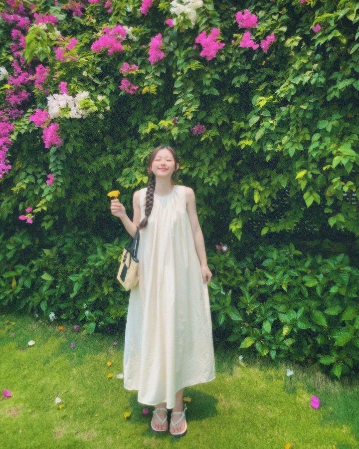 Tạo dáng đứng thoải mái tự nhiên