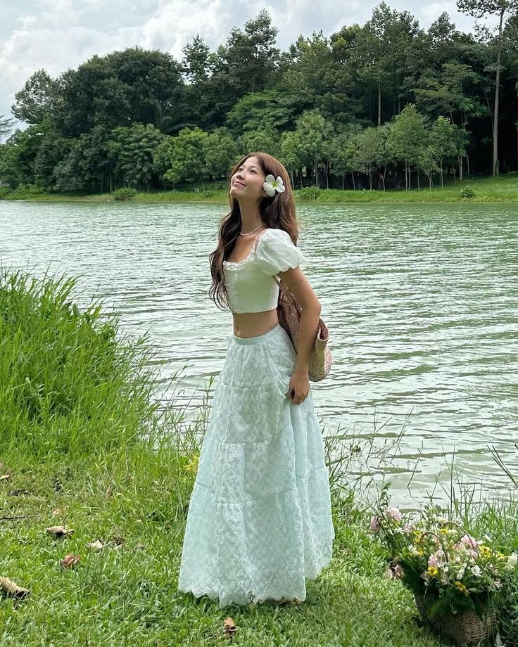 cách tạo dáng chụp ảnh đẹp khi mặc váy