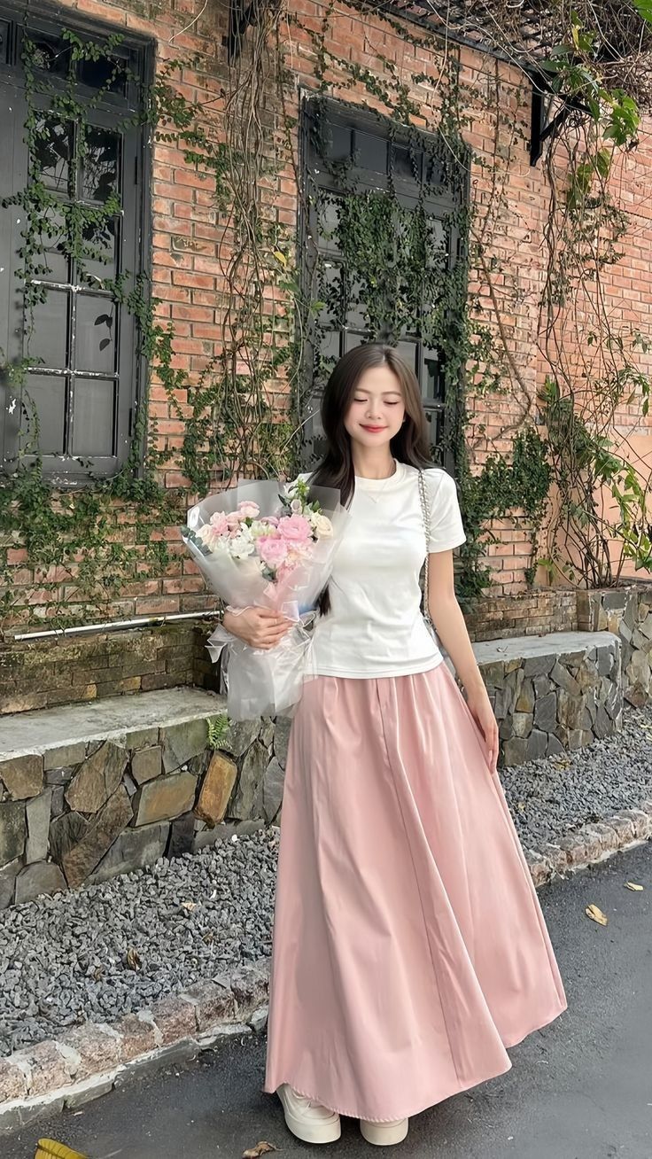 cách tạo dáng chụp ảnh đẹp khi mặc váy body