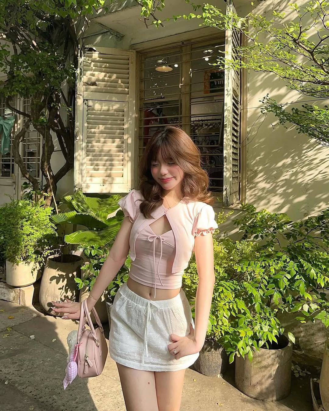 Cách tạo dáng giúp tôn vòng chân