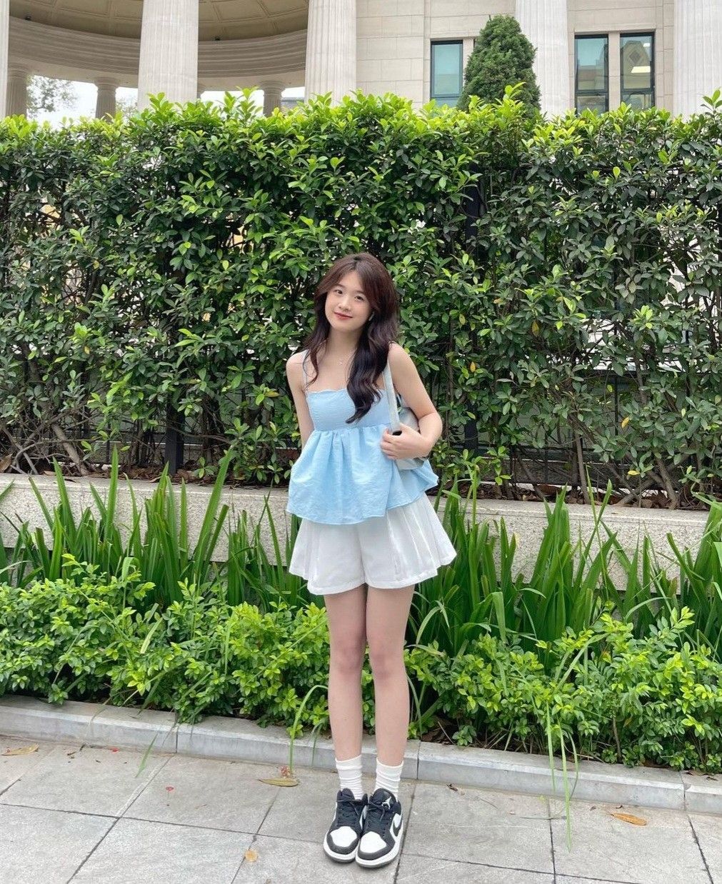 Cách tạo dáng giúp váy trở nên nổi bật