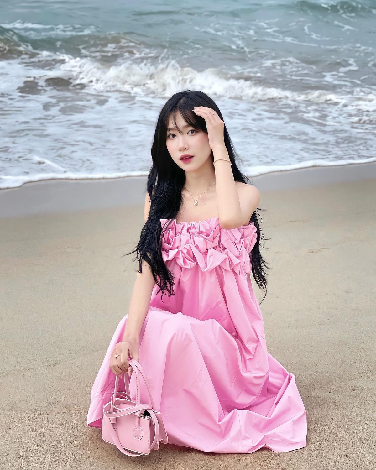 Tư thế nhẹ nhàng tạo cảm giác mộng mơ