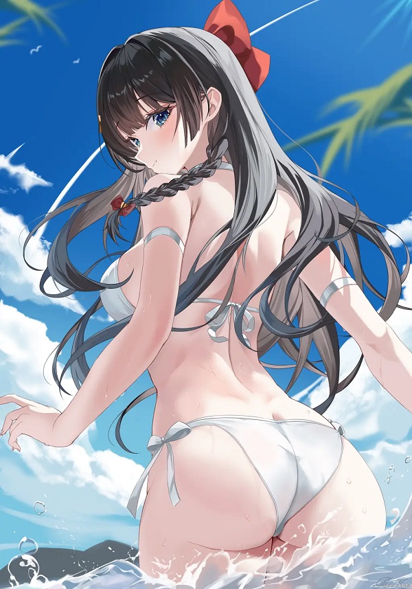 Cảnh tung nước vui vẻ cùng bạn bè trên biển