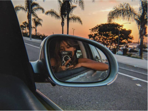 Chụp ảnh với gương chiếu hậu