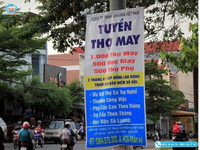 Kích thước băng rôn tuyển dụng nằm dọc, đứng 50x150cm