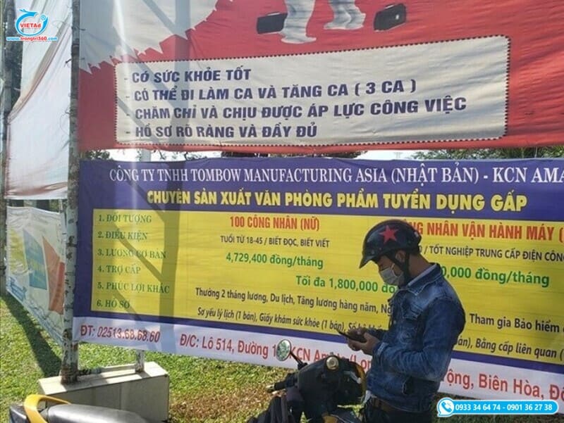 Các mẫu treo băng rôn tuyển dụng thu hút