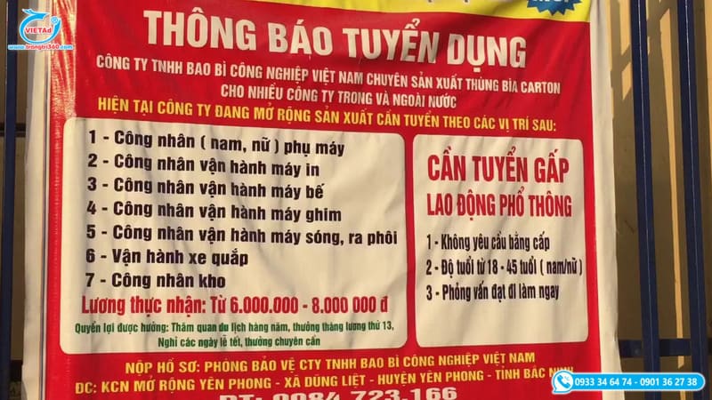 Mẫu băng rôn tuyển dụng nền đỏ