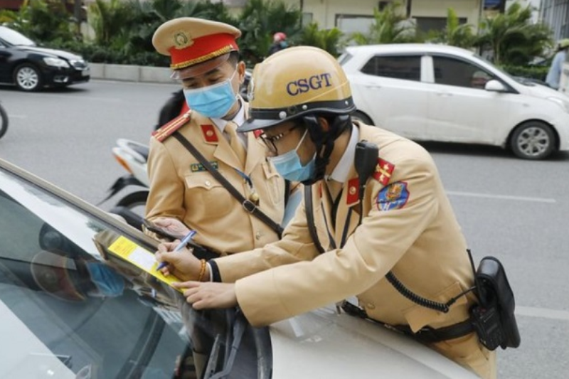 Lỗi đè vạch đường 2 chiều