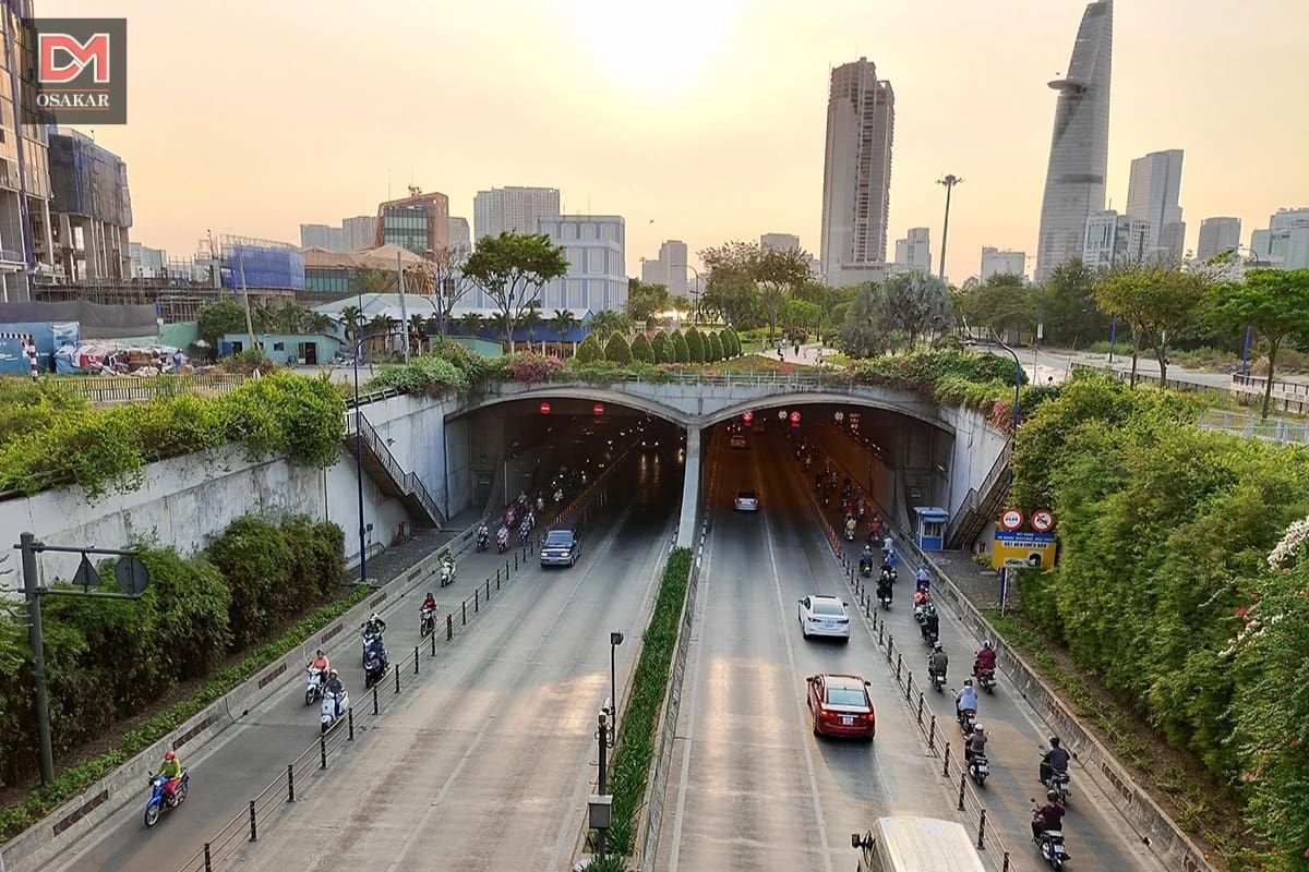 Kinh nghiệm đi xe trong hầm đường bộ an toàn