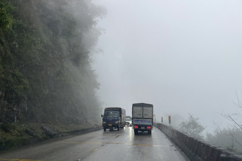 Quan sát kỹ càng khi lưu thông trên đường hai chiều