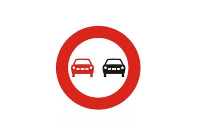 Biển báo P.125 "Cấm vượt"