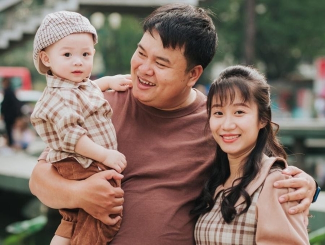 chup anh gia dinh 3 nguoi dep