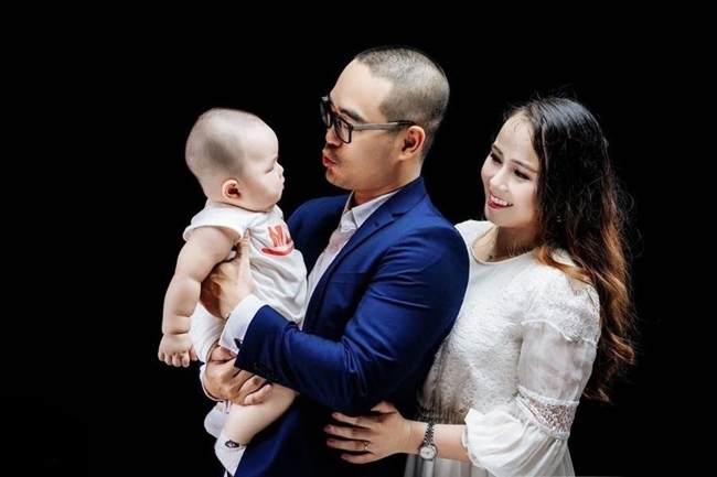 chup anh gia dinh 3 nguoi dep