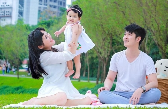 chup anh gia dinh 3 nguoi dep