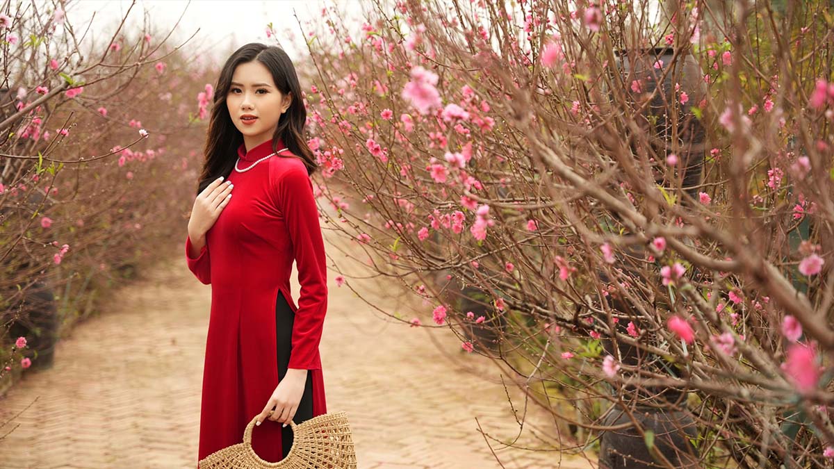 Cách tạo dáng chụp ảnh áo dài khi đứng thẳng