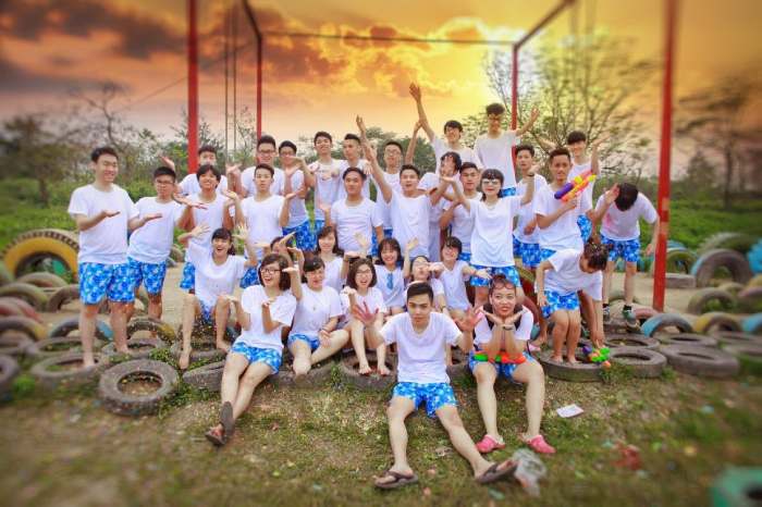 Bức ảnh kỷ yếu với ánh nắng hoàng hôn