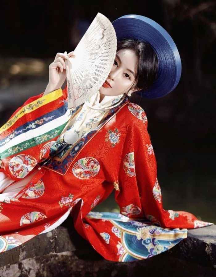 Chụp ảnh cùng cổ phục mang nét đẹp truyền thống