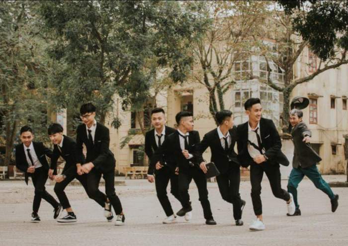 Khoảnh khắc vui vẻ đáng nhớ trong buổi chụp hình kỷ yếu