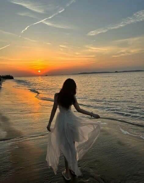 11+ Tạo Dáng Chụp Ảnh Đi Biển Cho Nữ Cực Đẹp & Sang