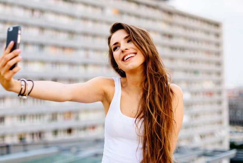 Chọn góc chụp phù hợp với khuôn mặt