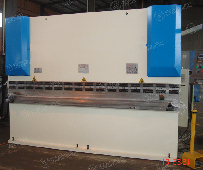 Máy chấn tôn thủy lực Jianghai WC67K-160T/3200