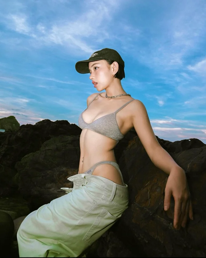 Châu Bùi khoe trọn vóc dáng "cực nóng bỏng" khi diện bikini: Xứng danh nàng fashionista đình đám Ảnh 5