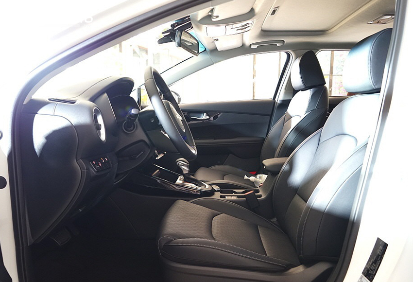 Ghế lái có nhớ vị trí, hàng ghế trước thêm tính năng sưởi và làm mát với 3 cấp độ