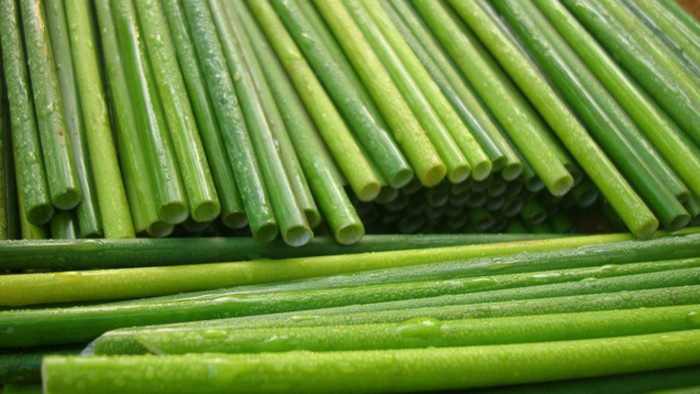 Sử dụng ống hút thân thiện để bảo vệ môi trường