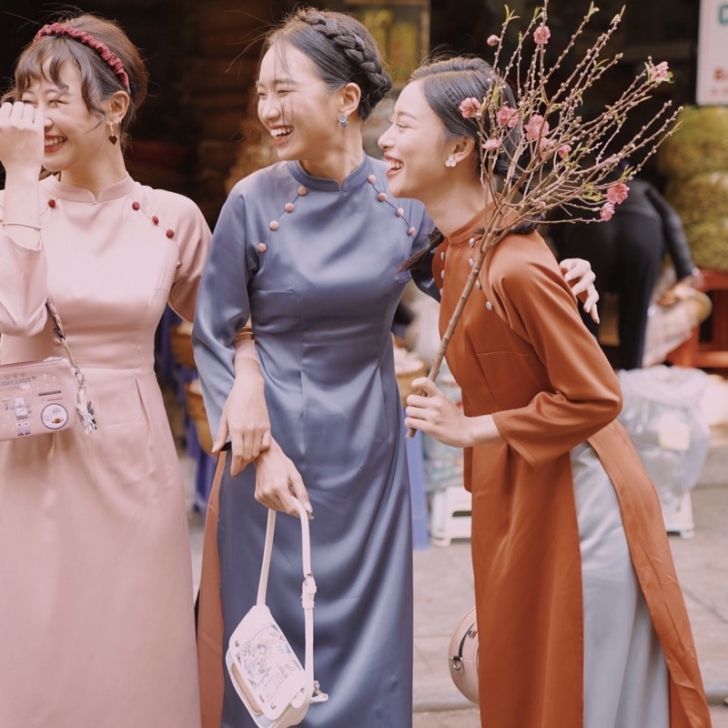 Mỉm cười bên nhau qua những ngày xanh