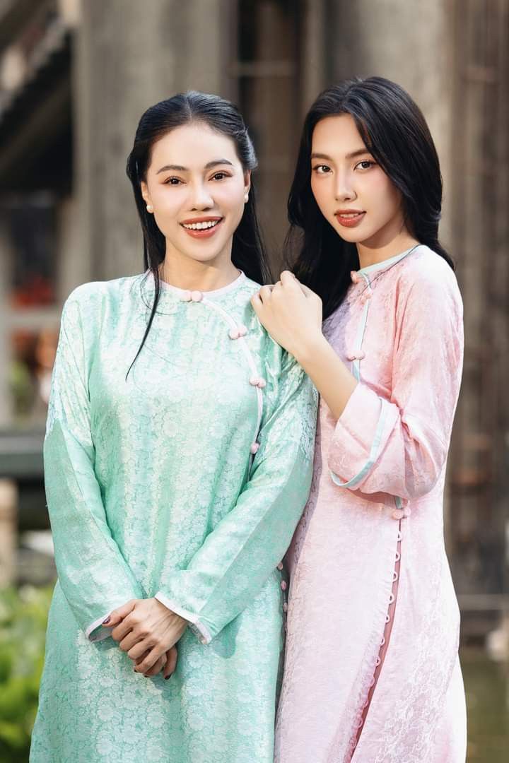 Nụ cười trong veo như giọt sương mai