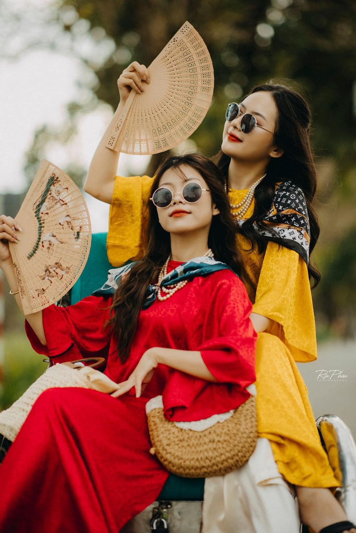 Từng cử chỉ là một nét đẹp kiêu hãnh