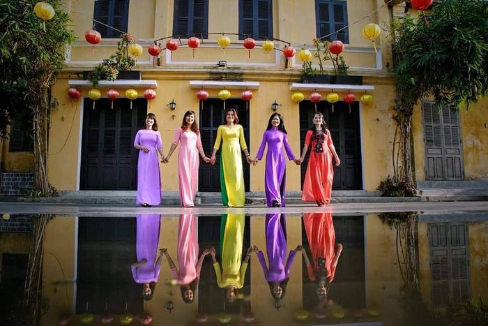 Ánh mắt gặp nhau như lời hẹn không nói