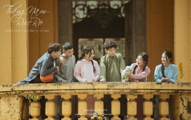 Tà áo dài kết nối những trái tim hiền