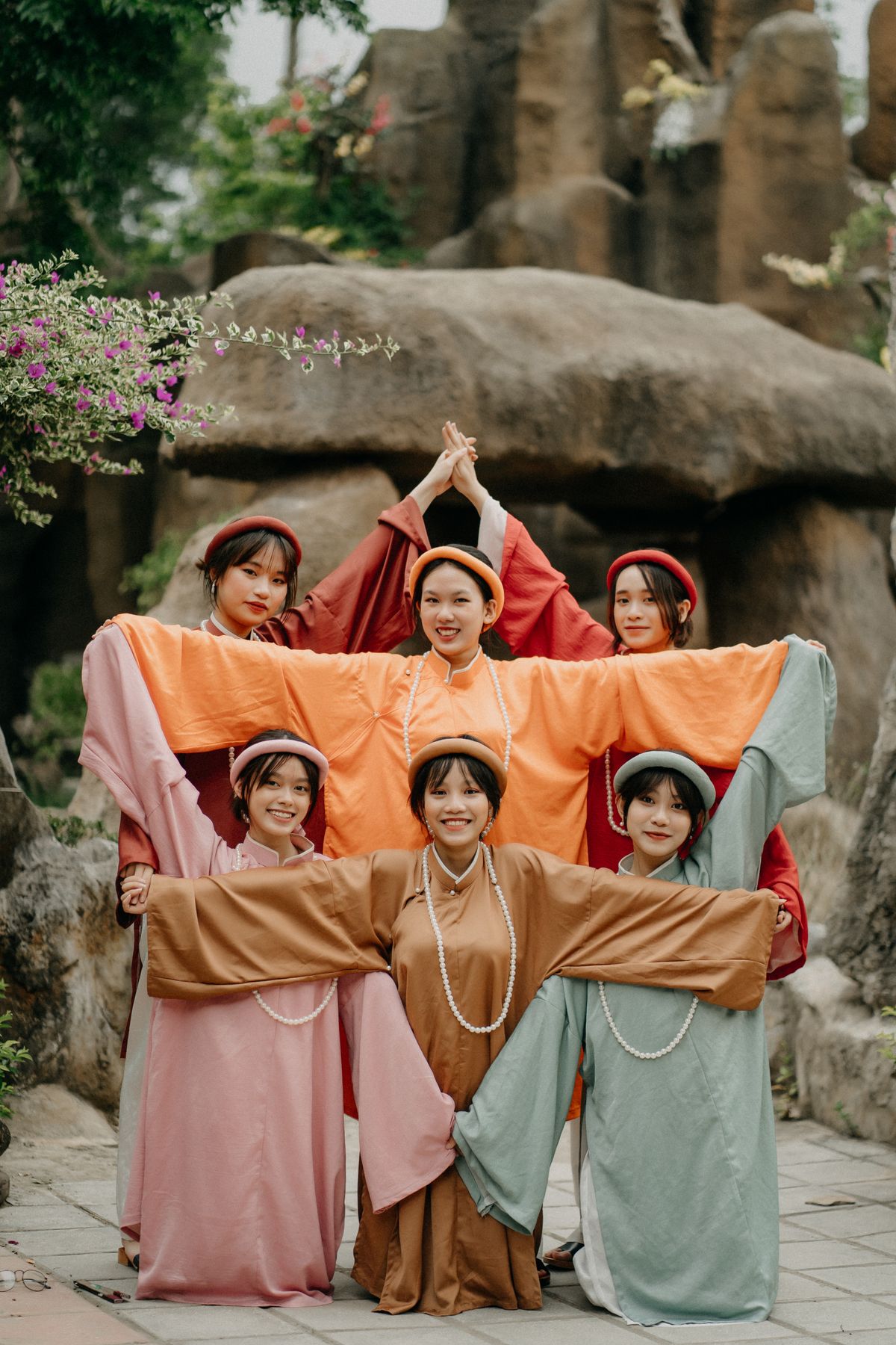 Áo dài ngân vang câu chuyện của ngày xưa