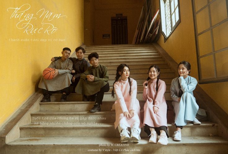 Bước đi nhẹ như lá rơi