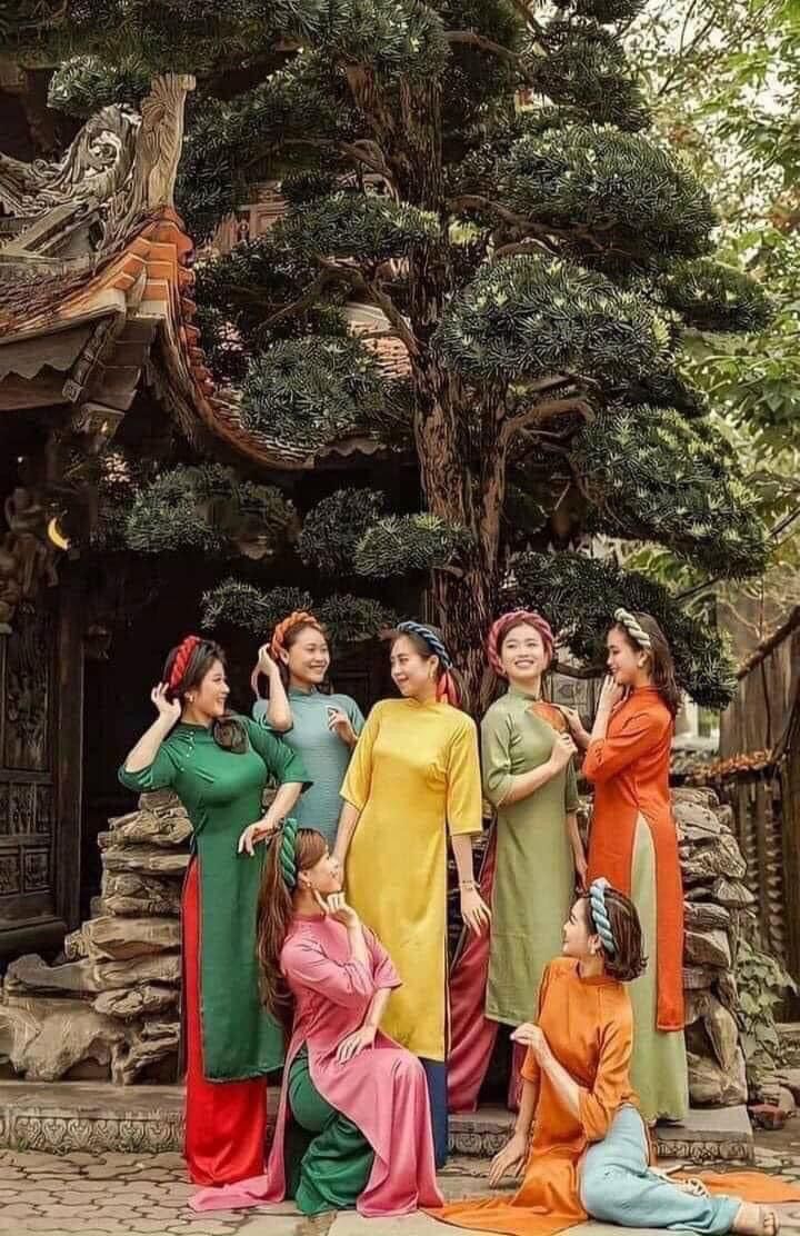 Tà áo nhẹ lướt qua những nốt trầm ký ức