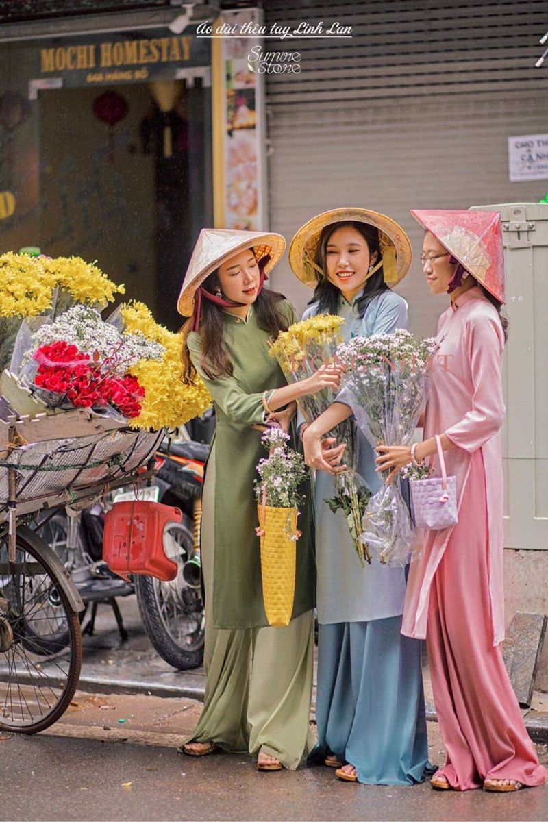 Áo dài kể chuyện bằng ánh mắt