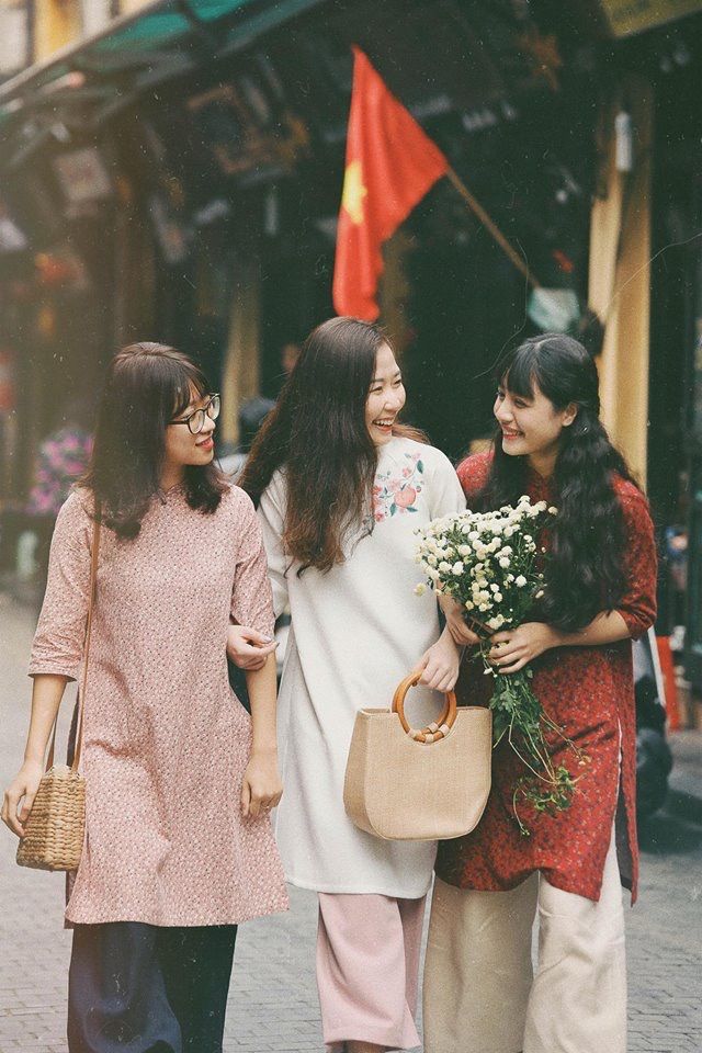 Áo dài khơi gợi cảm xúc êm đềm