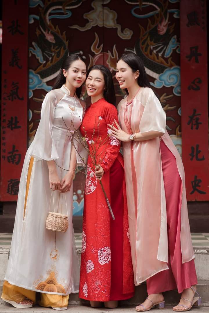 Áo dài lưu giữ hơi thở của quá khứ