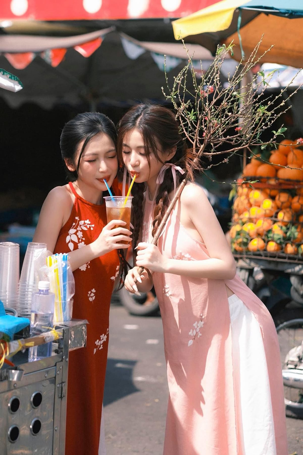 Ánh nắng len lỏi qua từng sợi tóc mềm