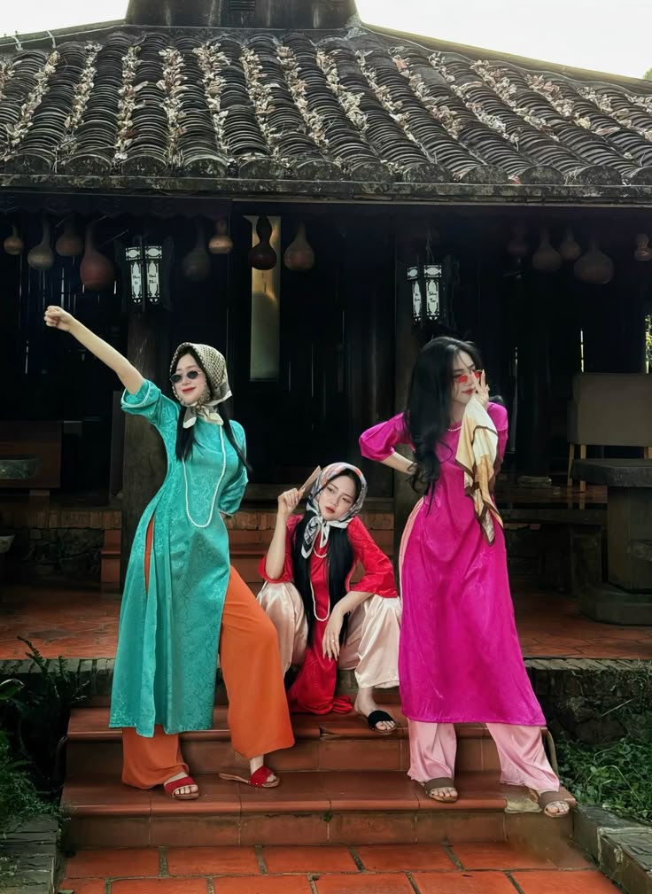 Bước đi khoan thai tựa dáng xuân vừa đến