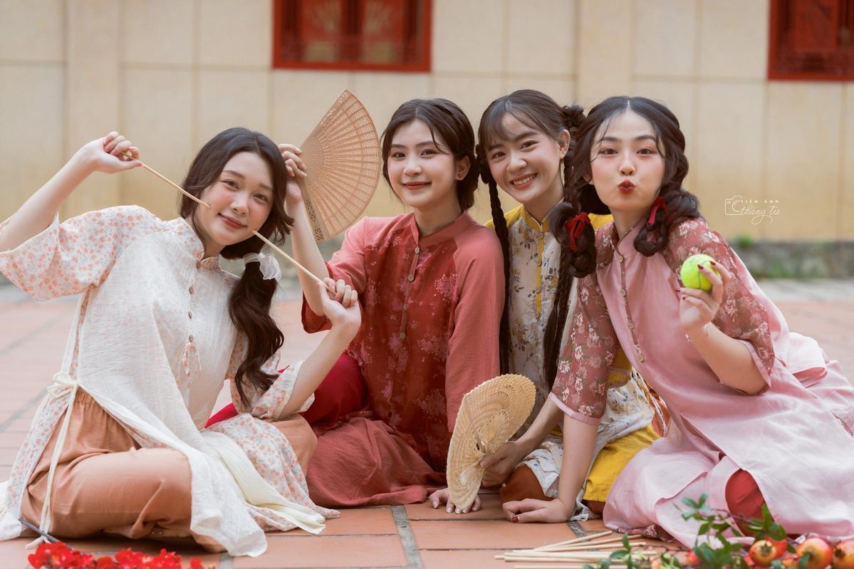 Dáng đứng nơi góc phố quen